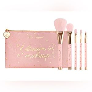 Too Faced - Christmas Dreams makeup brushes set